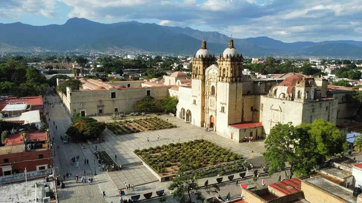 Vista del centro de Oaxaca y Santo Domingo